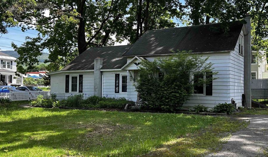 99 Coolidge Ave, Bennington, VT 05201 - 3 Beds, 1 Bath