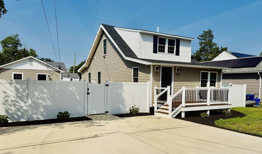 8 Geneva, Del Haven, NJ 08251 - 4 Beds, 3 Bath
