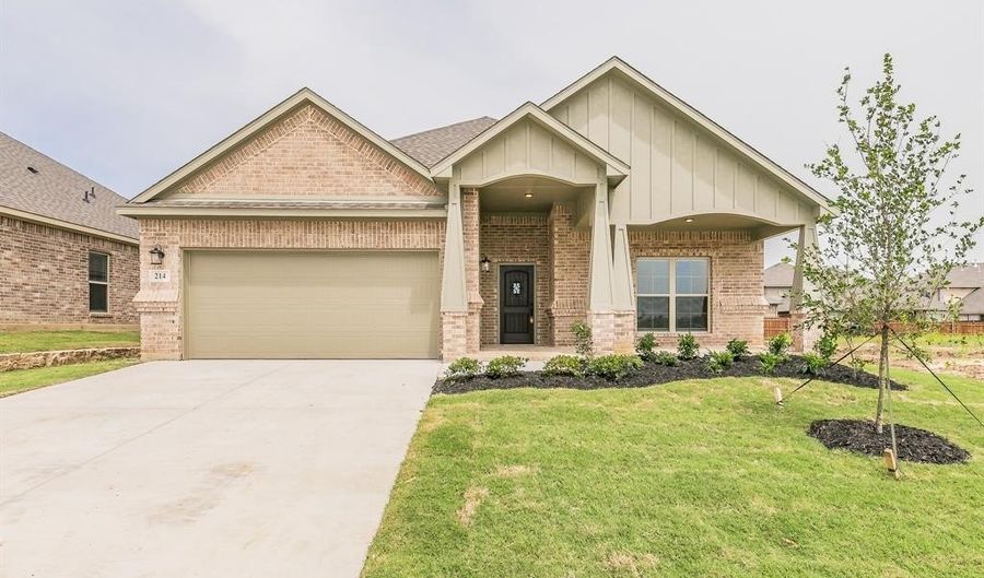 214 Navajo Trl, Alvarado, TX 76009 - 3 Beds, 2 Bath