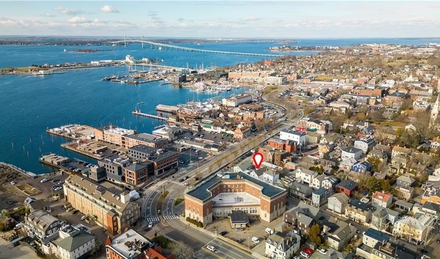 8 Franklin St 3, Newport, RI 02840 - 3 Beds, 1 Bath