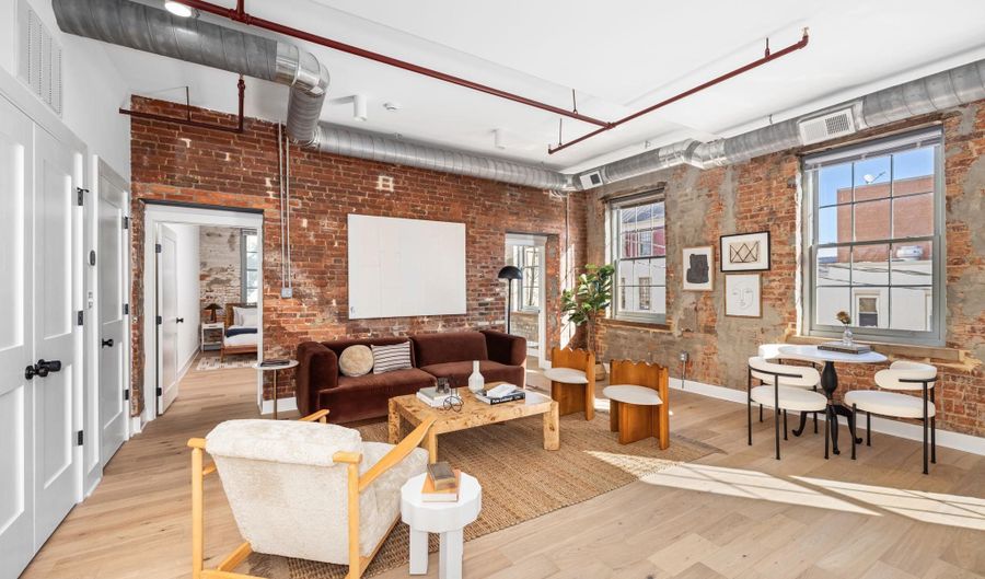 901 KING St 202, Alexandria, VA 22314 - 2 Beds, 1 Bath