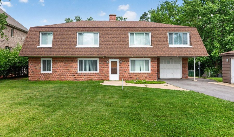725 7th Ave, Addison, IL 60101 - 5 Beds, 3 Bath