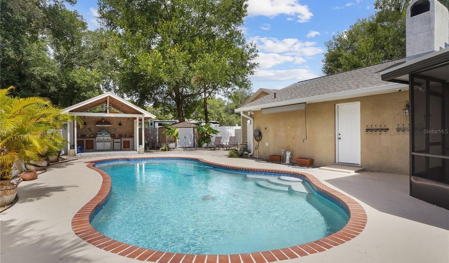 256 ALPINE St, Altamonte Springs, FL 32701 - 5 Beds, 3 Bath