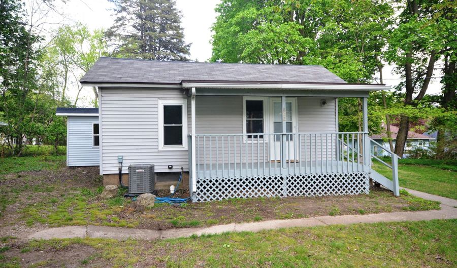 822 N Berrien St, Albion, MI 49224 - 3 Beds, 1 Bath