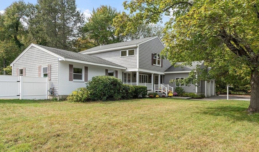 30 Paul Revere Rd, Acton, MA 01720 - 4 Beds, 4 Bath