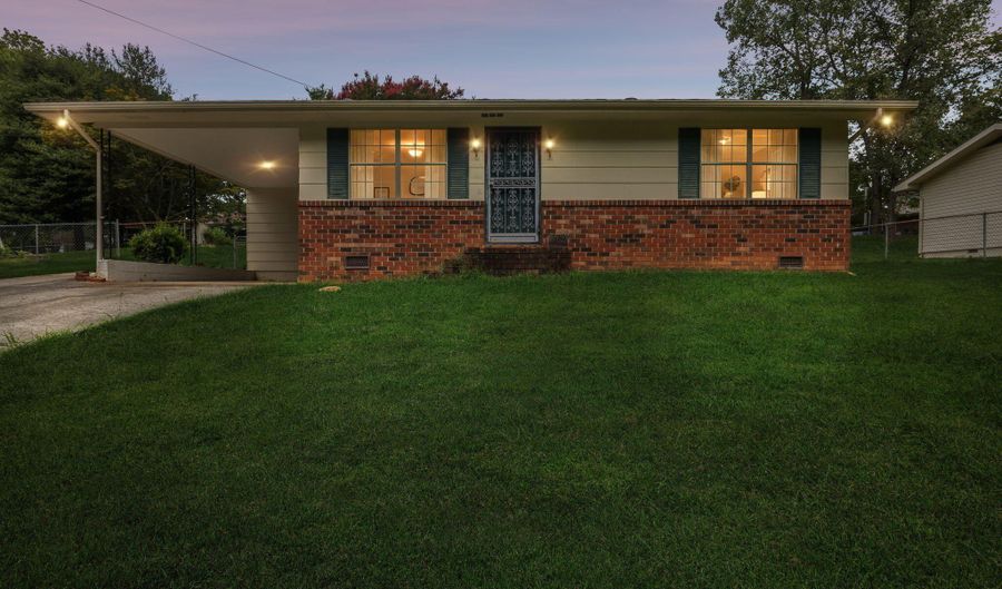 521 E Sunset Dr, Athens, TN 37303 - 2 Beds, 1 Bath