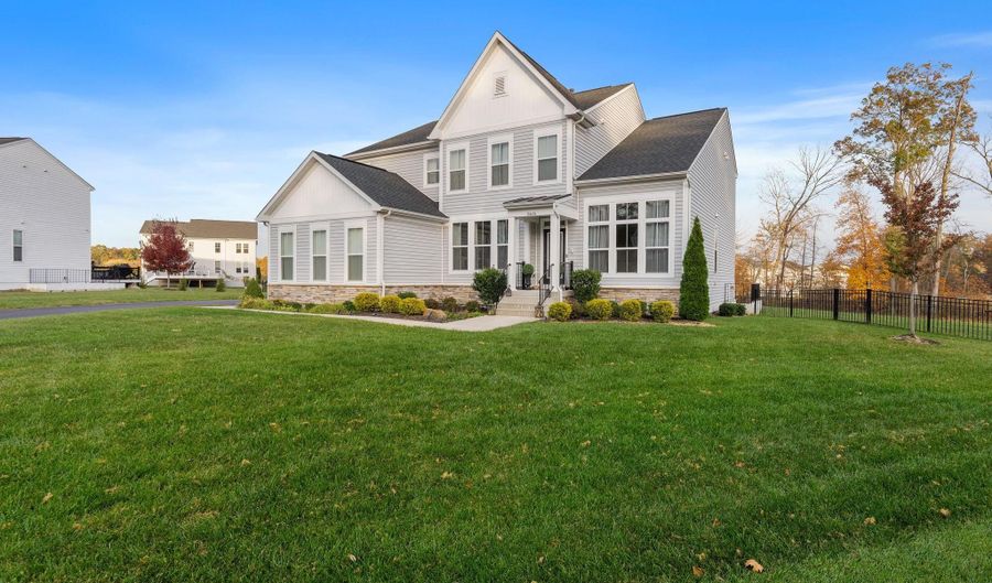 24696 CRESTED BUTTE Ct, Aldie, VA 20105 - 5 Beds, 6 Bath