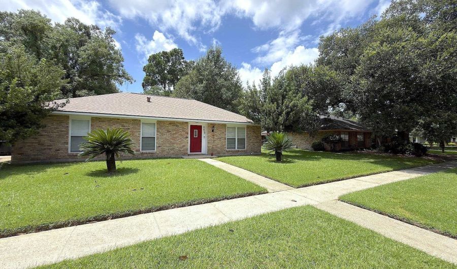 9418 Wild Valley Rd, Baton Rouge, LA 70810 - 3 Beds, 2 Bath