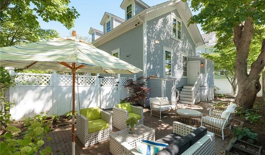 83 John St, Newport, RI 02840 - 4 Beds, 4 Bath