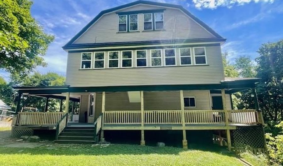 93 Prospect St, Berlin, NH 03570 - 4 Beds, 1 Bath