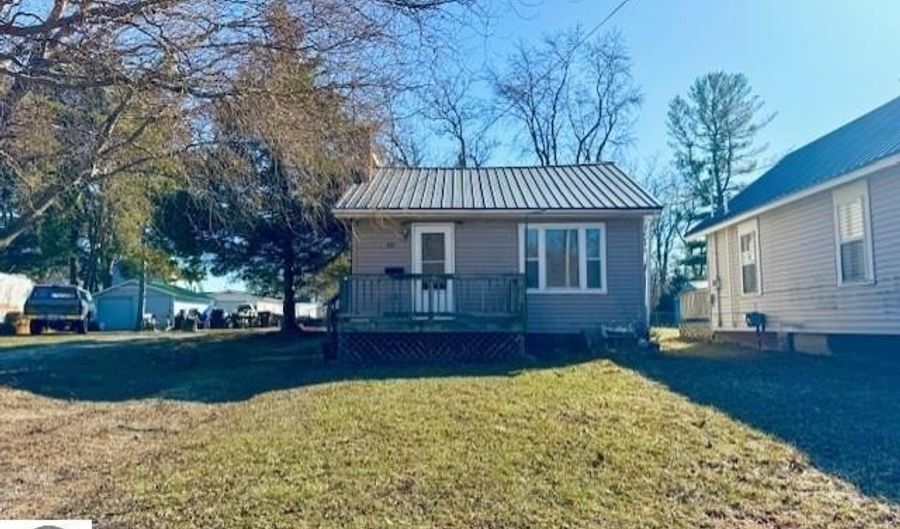 348 N Grover Ave, Alma, MI 48801 - 2 Beds, 1 Bath