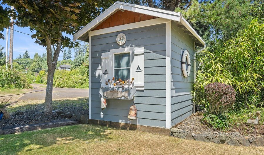 8580 BAYFRONT Ln, Bay City, OR 97107 - 4 Beds, 3 Bath