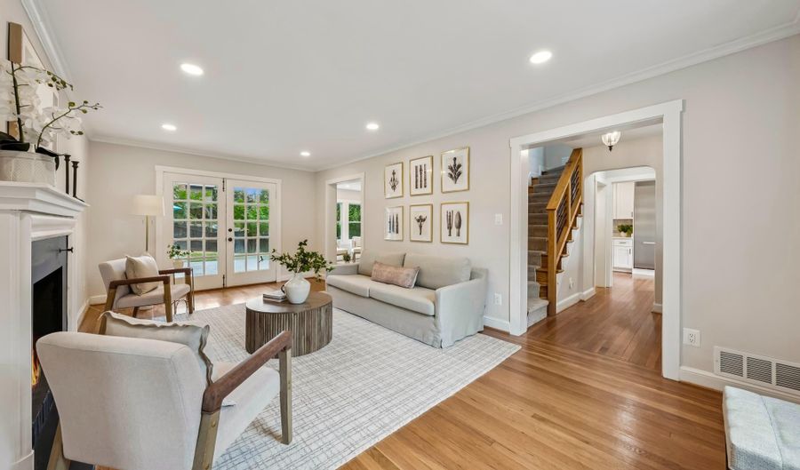 3801 LORCOM Ln N, Arlington, VA 22207 - 4 Beds, 5 Bath