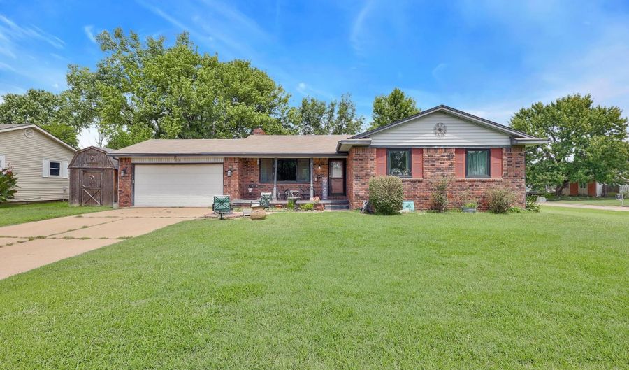 420 Renee Dr, Andover, KS 67002 - 3 Beds, 2 Bath