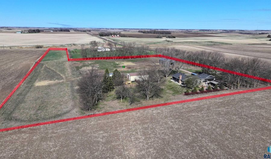 46923 250th St, Baltic, SD 57003 - 4 Beds, 3 Bath