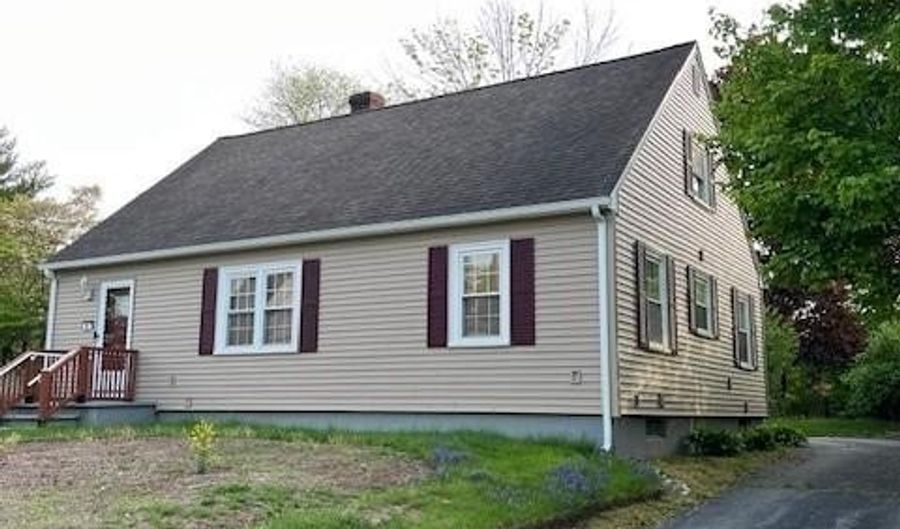 17 FISHER Ave, Attleboro, MA 02703 - 3 Beds, 2 Bath
