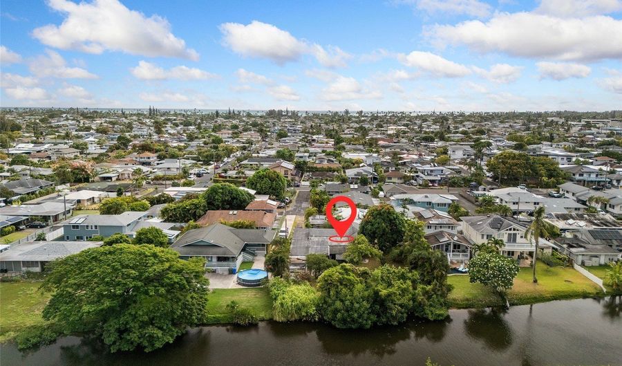 319 Kihapai St C, Kailua, HI 96734 - 4 Beds, 2 Bath