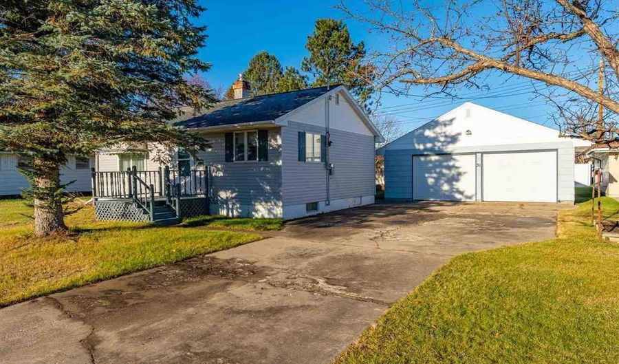 31 Garden Cir, Babbitt, MN 55706 - 2 Beds, 2 Bath