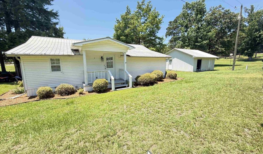 15373 Birdhouse Rd, Andalusia, AL 36421 - 4 Beds, 4 Bath