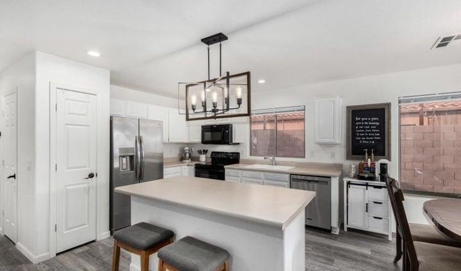 11843 W CAMBRIDGE Ave, Avondale, AZ 85392 - 4 Beds, 2 Bath