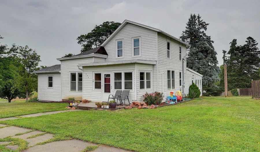 450 N 4 St, Arlington, NE 68002 - 3 Beds, 1 Bath