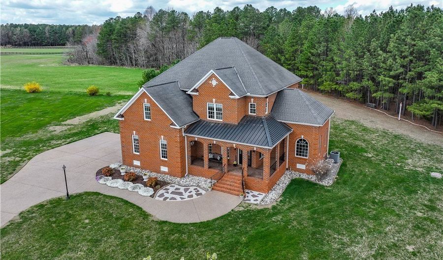 12316 Traylor Field Ln, Ashland, VA 23005 - 5 Beds, 5 Bath