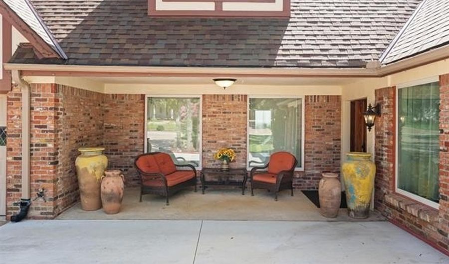 2520 Mountain Rd, Bartlesville, OK 74006 - 6 Beds, 4 Bath
