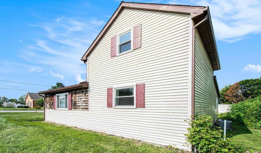 206 N Steer St, Addison, MI 49220 - 3 Beds, 1 Bath