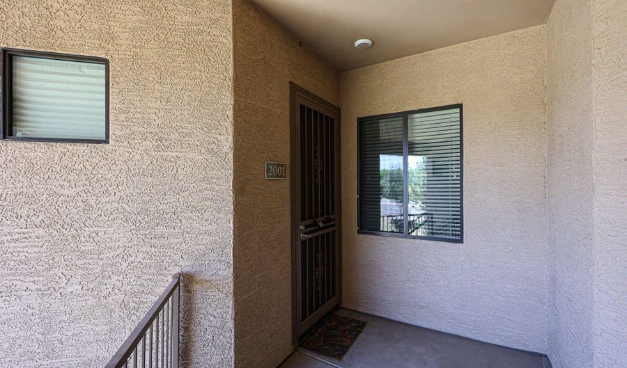 3330 S GILBERT Rd 2001, Chandler, AZ 85286 - 2 Beds, 2 Bath