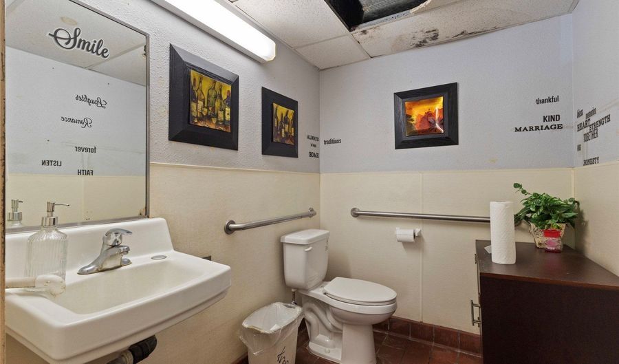 98-042 Kamehameha Hwy W, Aiea, HI 96701 - 0 Beds, 0 Bath