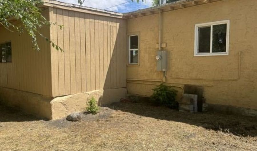 102 Henderson St, Alturas, CA 96101 - 2 Beds, 1 Bath