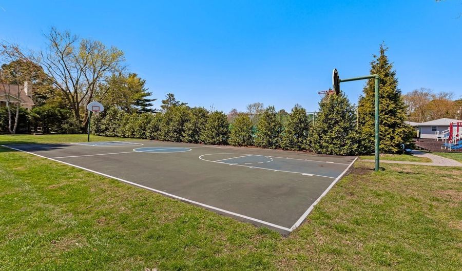 502 DORAL Dr, Bethany Beach, DE 19930 - 5 Beds, 3 Bath
