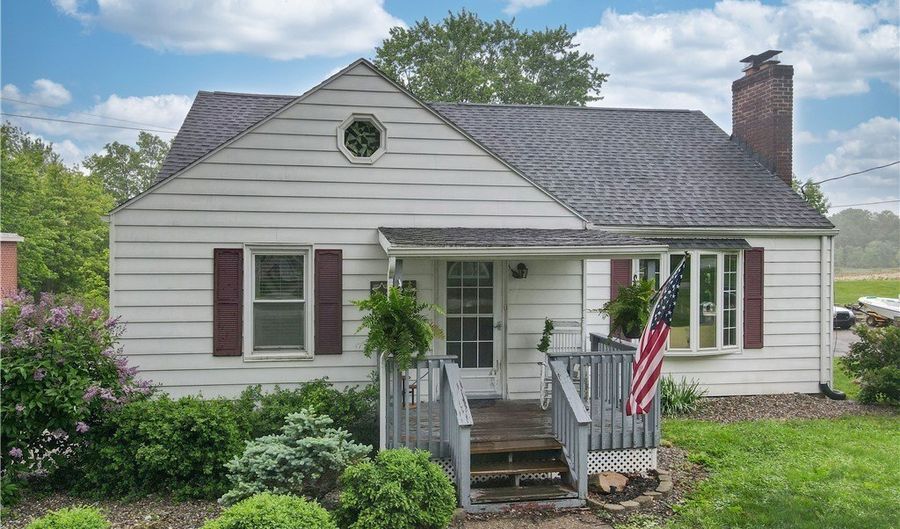6615 Waterloo Rd, Atwater, OH 44201 - 4 Beds, 2 Bath