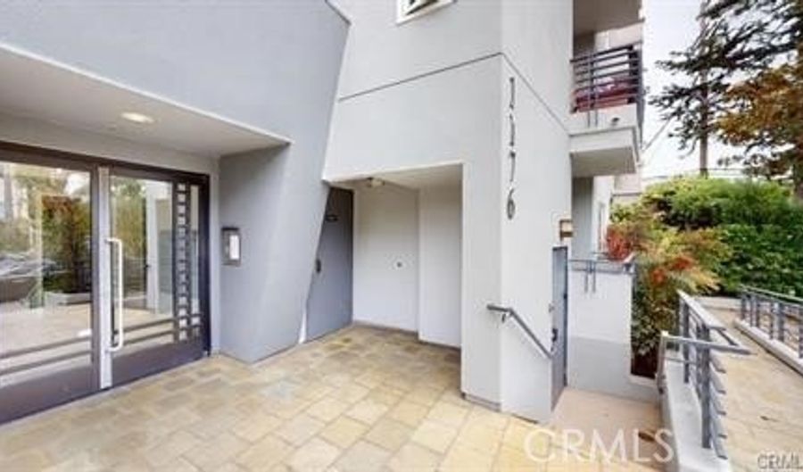 1176 Wellesley Ave 1, Los Angeles, CA 90049 - 3 Beds, 3 Bath
