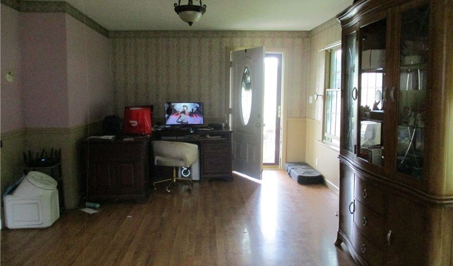 102 Parkgate Ave, Austintown, OH 44515 - 3 Beds, 2 Bath