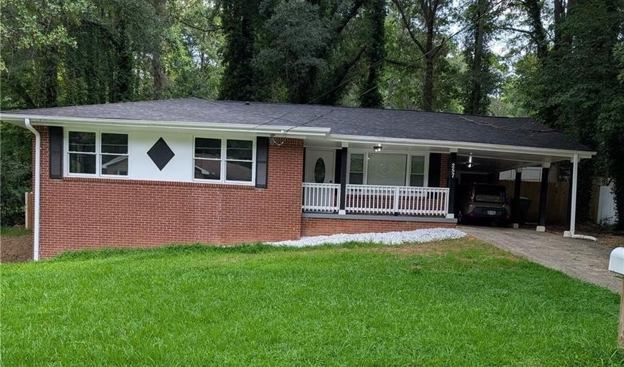 257 Simon Ter NW, Atlanta, GA 30318 - 3 Beds, 2 Bath