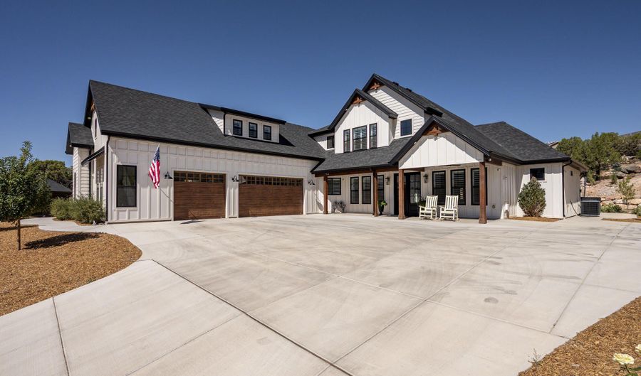 2928 W Rock Ridge Cir, Cedar City, UT 84720 - 6 Beds, 4 Bath