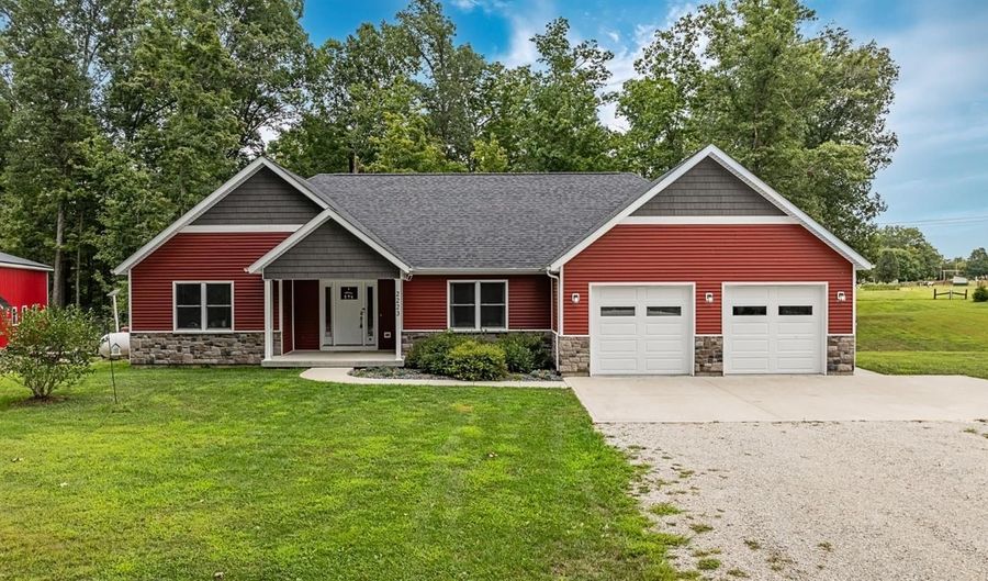2223 E Co Rd 1150, Batesville, IN 47006 - 3 Beds, 3 Bath