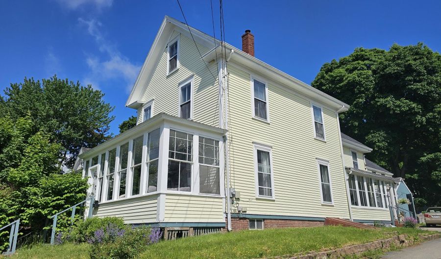 423 Hammond St, Bangor, ME 04401 - 4 Beds, 2 Bath