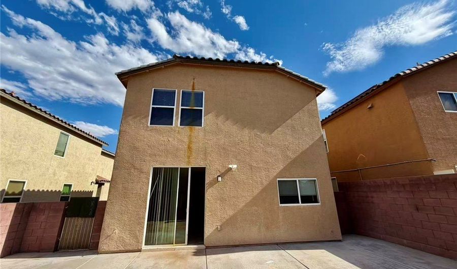 6486 W Eldorado Ln, Las Vegas, NV 89139 - 5 Beds, 3 Bath