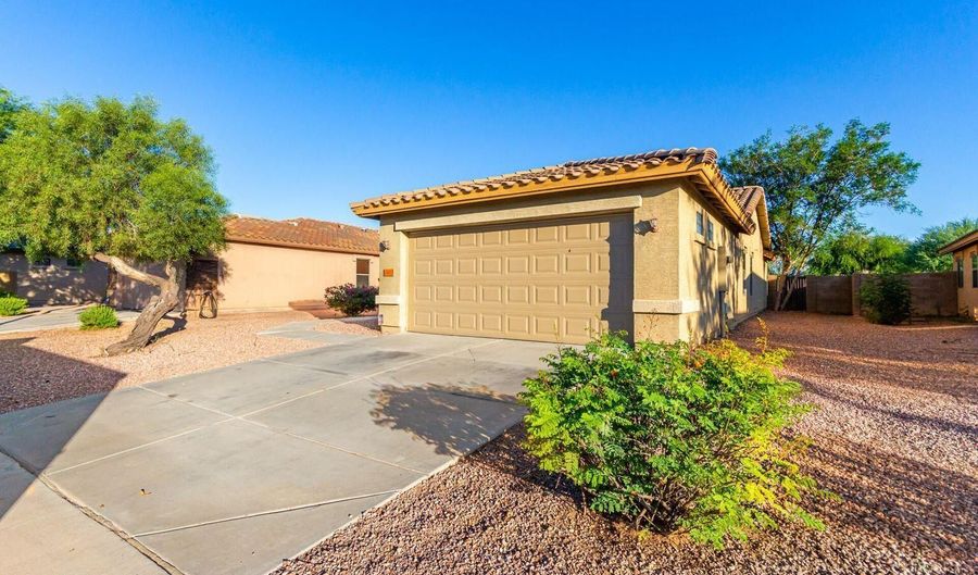 25025 W DOVE MESA Dr, Buckeye, AZ 85326 - 4 Beds, 2 Bath