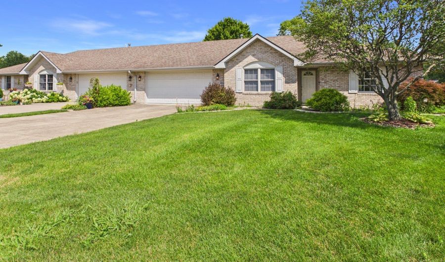 3419 Village Dr, Anderson, IN 46011 - 2 Beds, 2 Bath