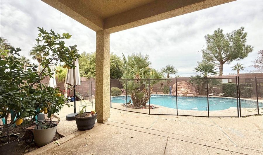 992 Perfect Berm Ln, Henderson, NV 89002 - 5 Beds, 3 Bath