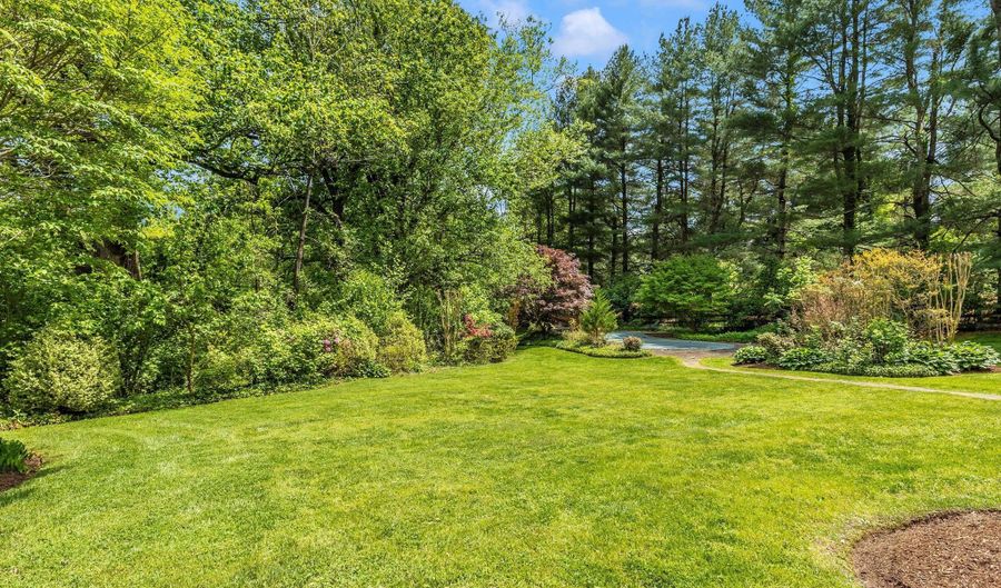 11009 PINEY MEETINGHOUSE Rd, Potomac, MD 20854 - 6 Beds, 6 Bath
