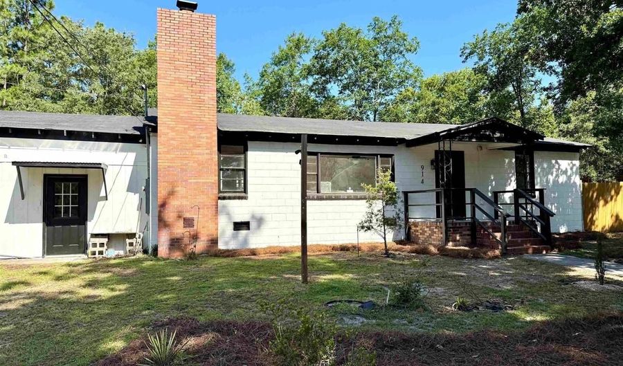 914 Highway 1, Camden, SC 29020 - 3 Beds, 1 Bath
