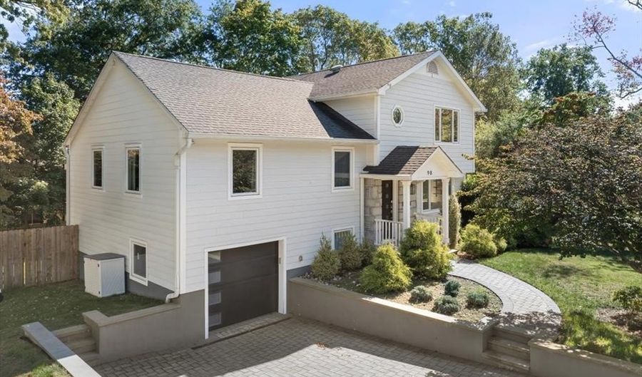 98 Prescott St, Demarest, NJ 07627 - 4 Beds, 3 Bath
