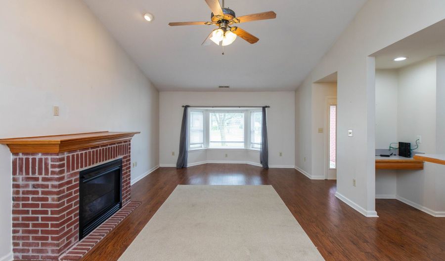 225 Waterford Ct, Avon, IN 46123 - 2 Beds, 2 Bath
