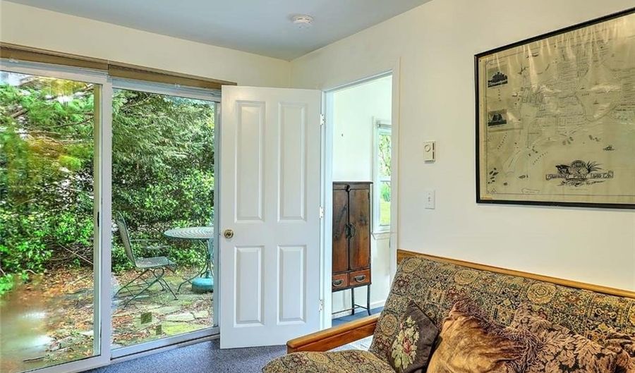15 S Of Commons Rd, Little Compton, RI 02837 - 2 Beds, 2 Bath