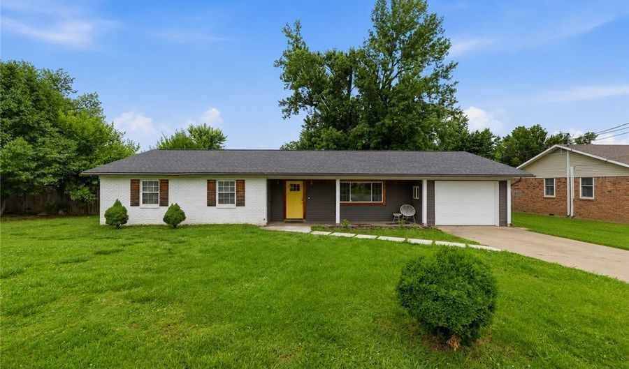 703 NW J St, Bentonville, AR 72712 - 3 Beds, 2 Bath