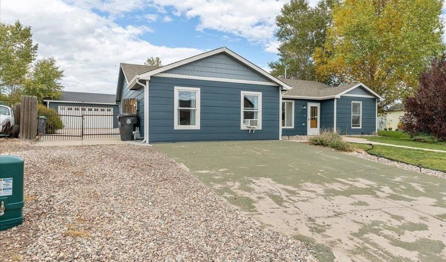 5247 PANORAMA Dr, Cheyenne, WY 82009 - 3 Beds, 2 Bath